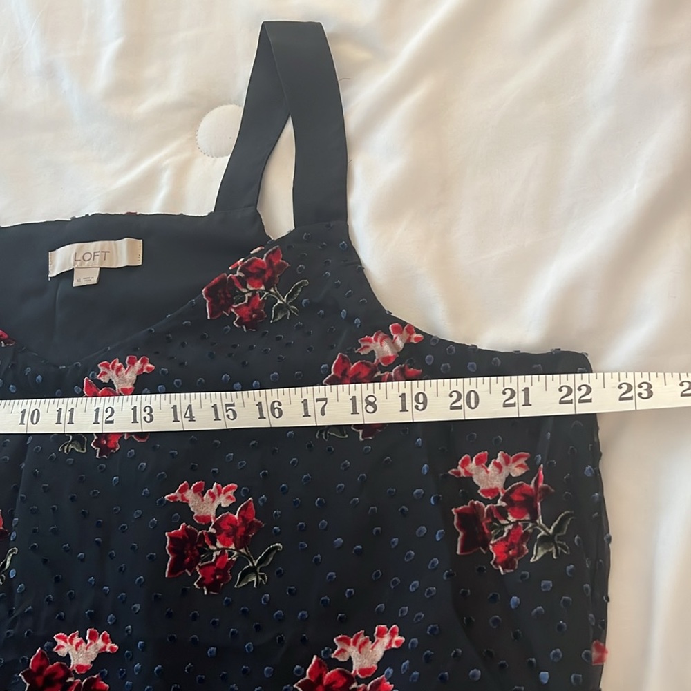 Floral Top - LOFT - Picture 10 of 16